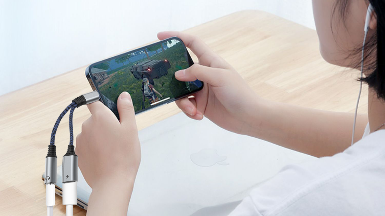 USB-C to 3.5mm Headphone Female and PD Fast Charging Adapter(pic1)