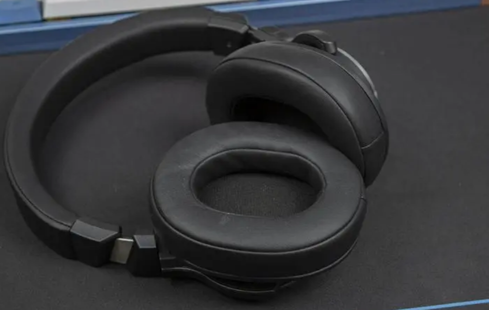 How to wear various Bluetooth headsets(pic3)